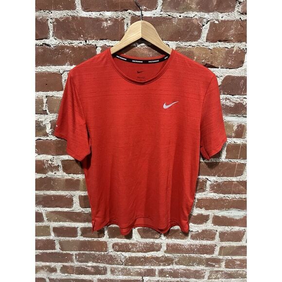 Nike Running Mens Red Short Sleeve T-shirt Size Medium Dri-Fit - Picture 1 of 4